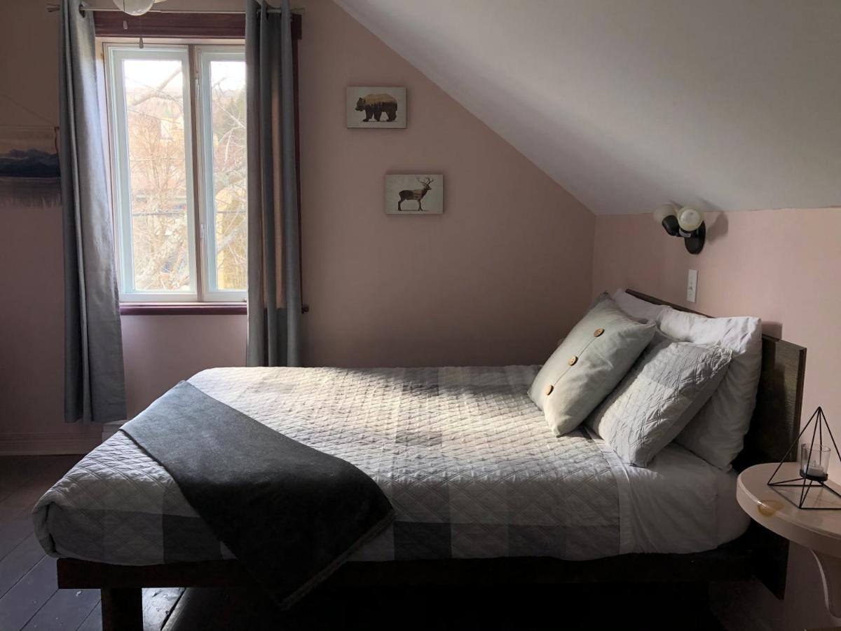 Les Pinsons Des Rives Bed & Breakfast La Malbaie Dış mekan fotoğraf