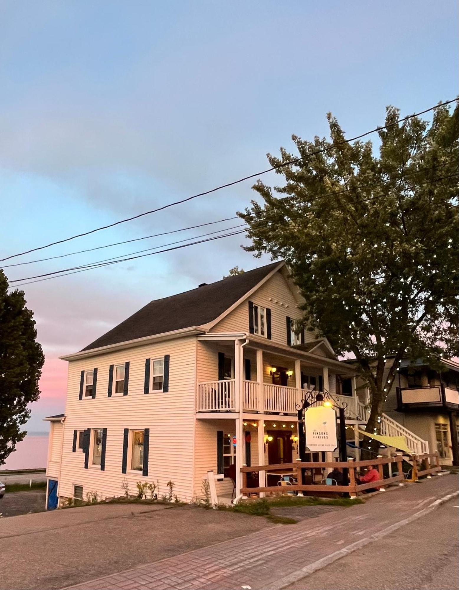 Les Pinsons Des Rives Bed & Breakfast La Malbaie Dış mekan fotoğraf