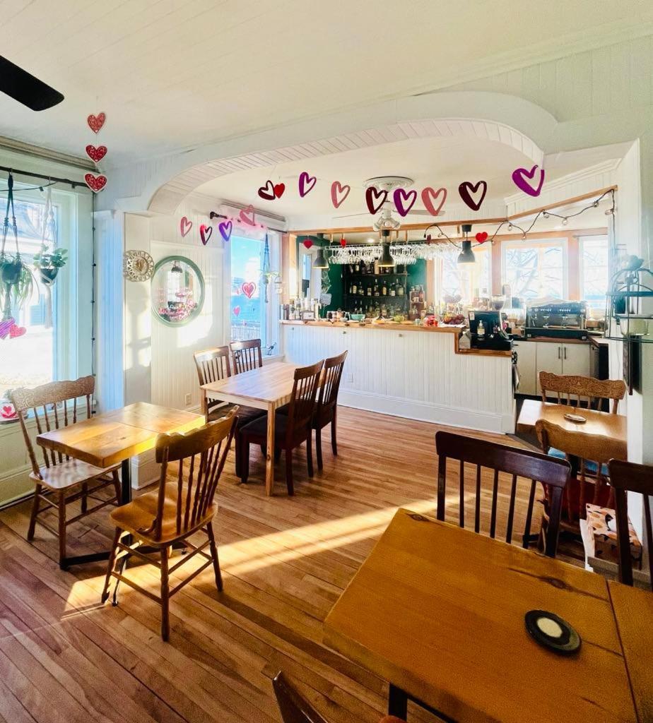 Les Pinsons Des Rives Bed & Breakfast La Malbaie Dış mekan fotoğraf