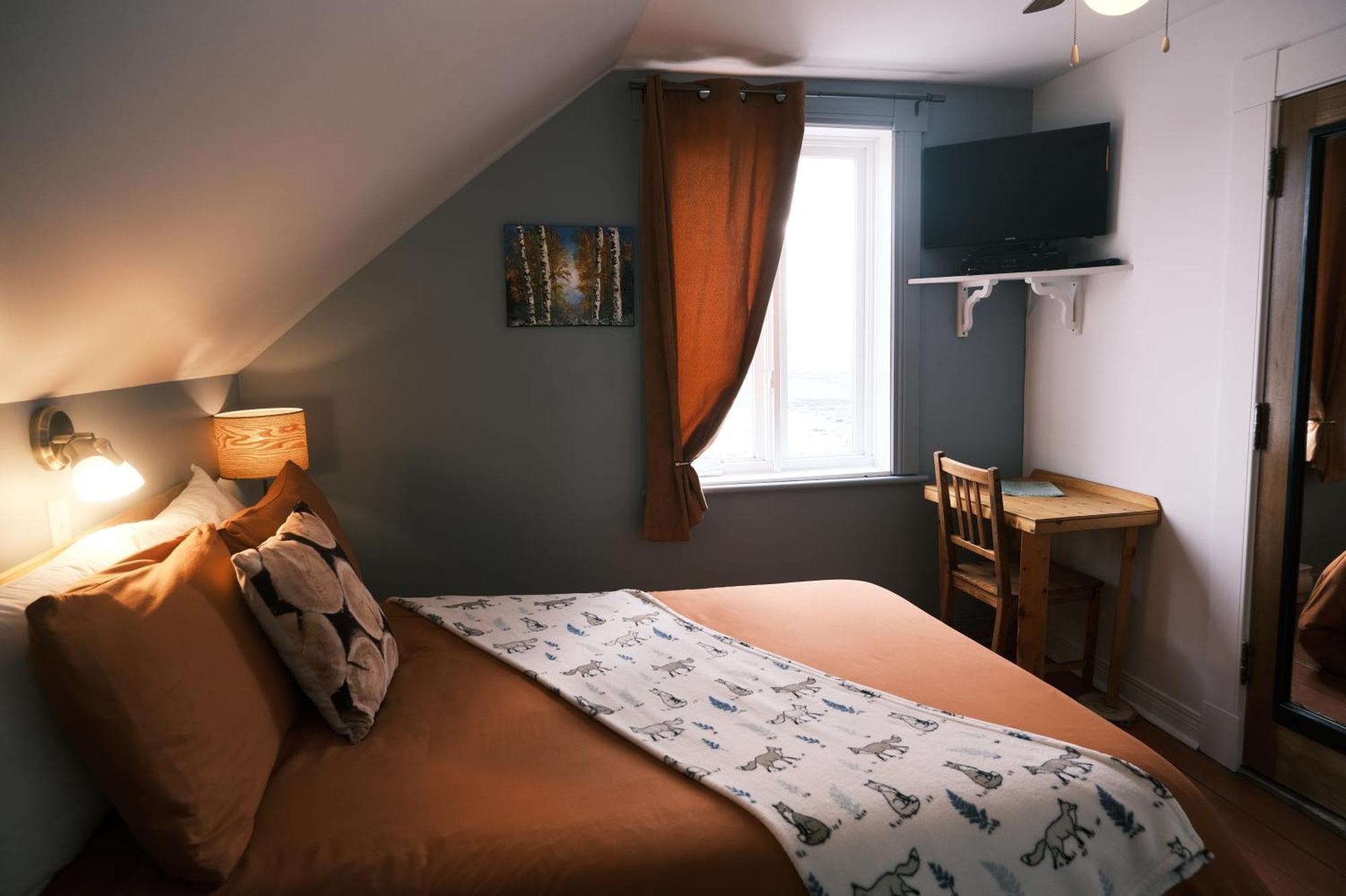Les Pinsons Des Rives Bed & Breakfast La Malbaie Oda fotoğraf