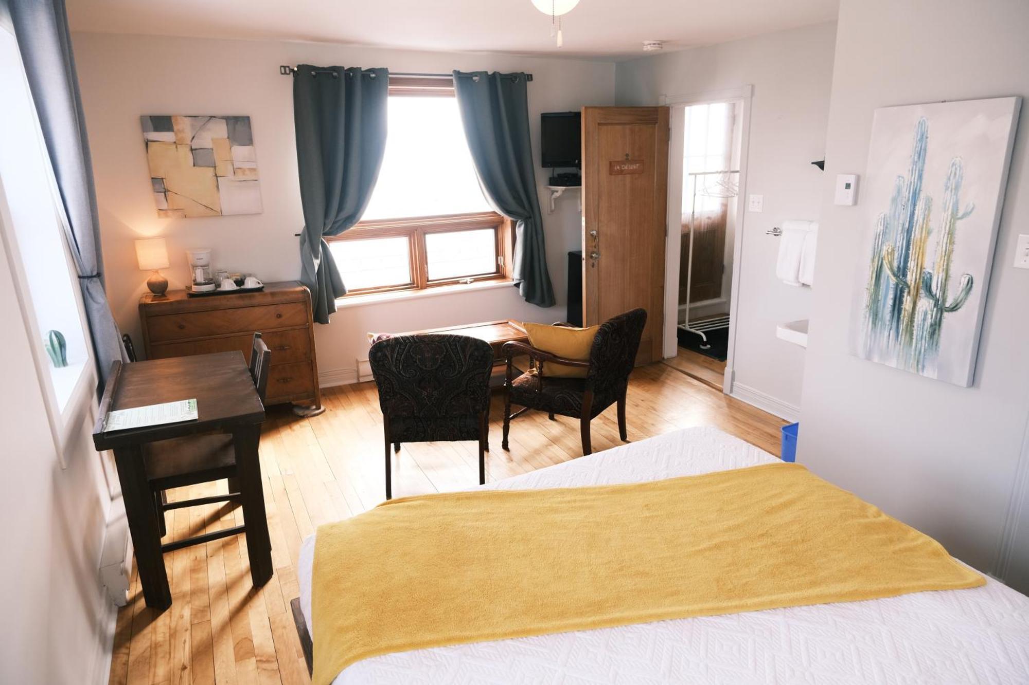 Les Pinsons Des Rives Bed & Breakfast La Malbaie Oda fotoğraf
