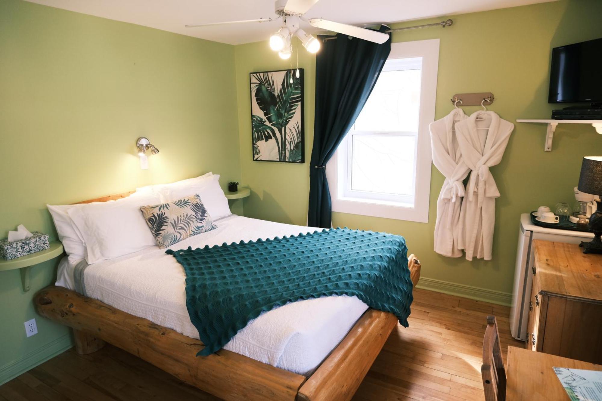 Les Pinsons Des Rives Bed & Breakfast La Malbaie Dış mekan fotoğraf