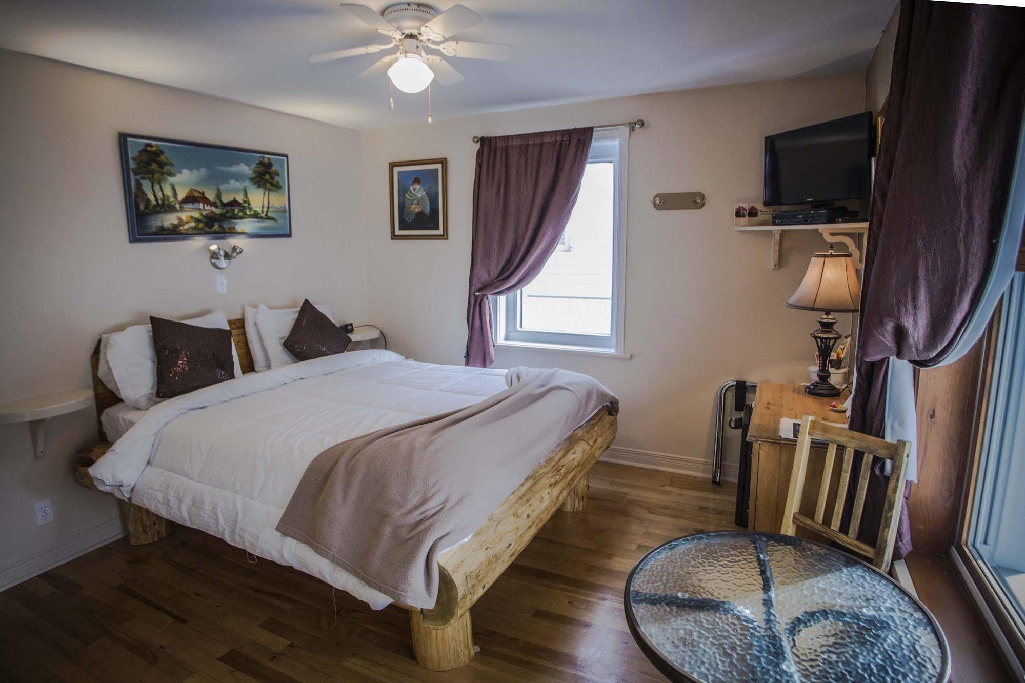 Les Pinsons Des Rives Bed & Breakfast La Malbaie Dış mekan fotoğraf